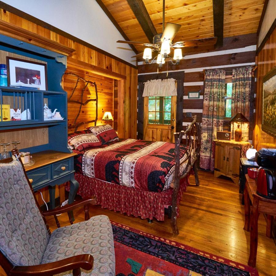 Creekwalk Inn Bed And Breakfast With Cabins Cosby Exterior foto