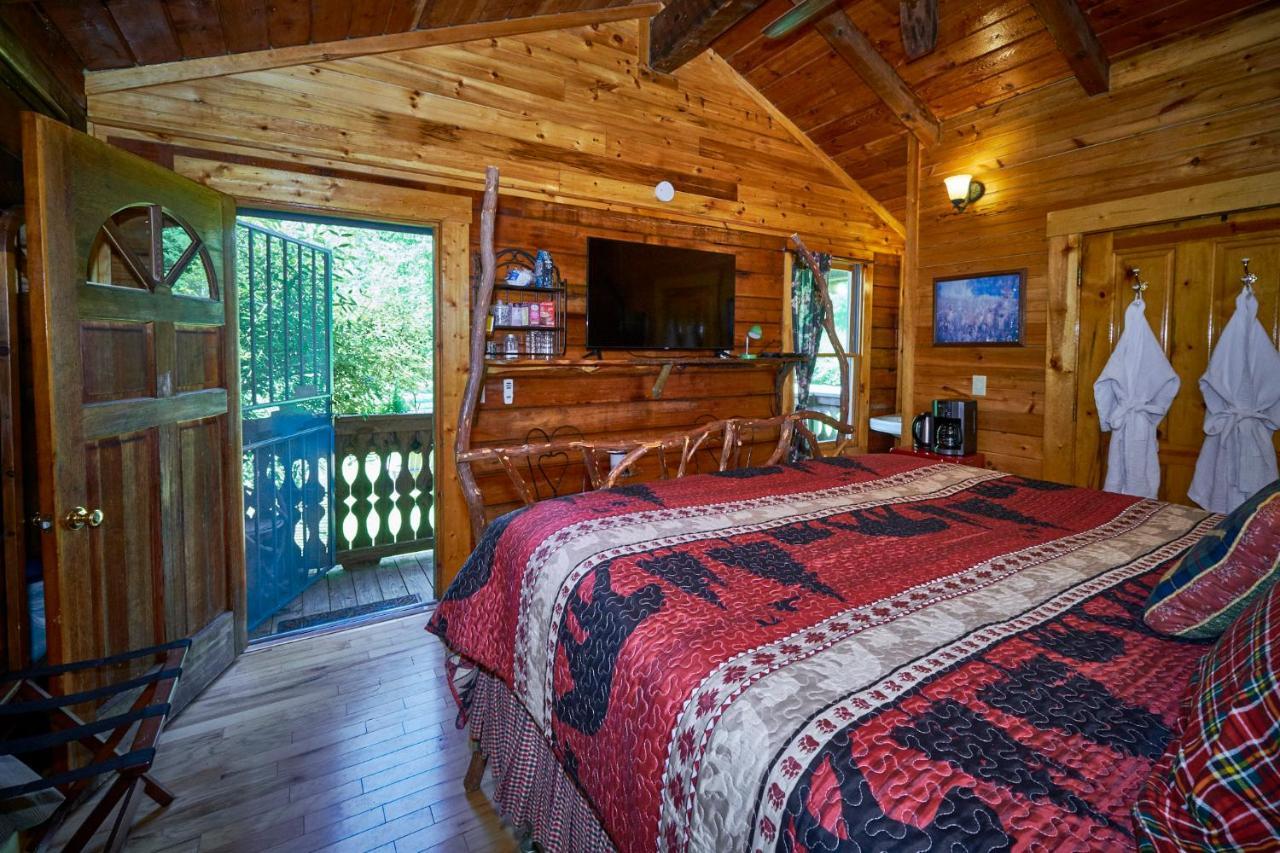 Creekwalk Inn Bed And Breakfast With Cabins Cosby Exterior foto