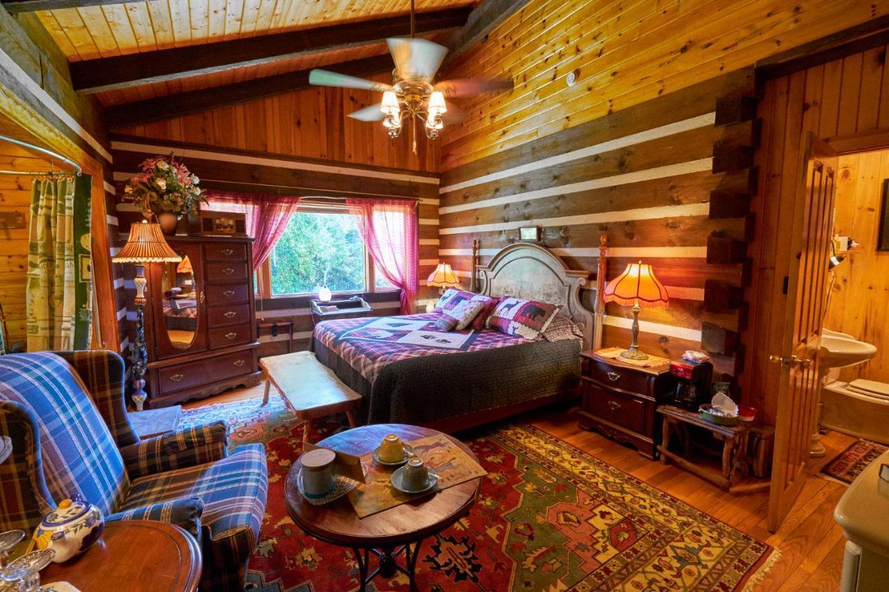 Creekwalk Inn Bed And Breakfast With Cabins Cosby Exterior foto