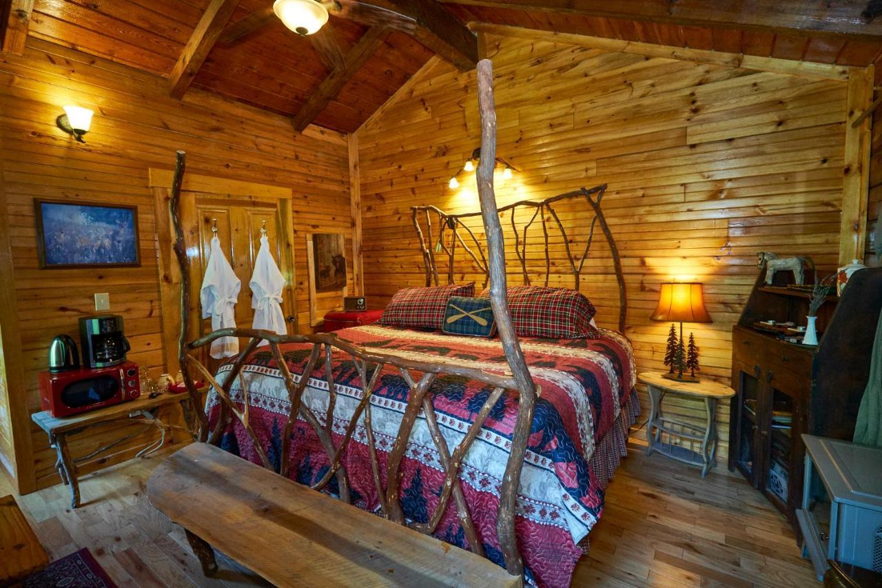 Creekwalk Inn Bed And Breakfast With Cabins Cosby Exterior foto