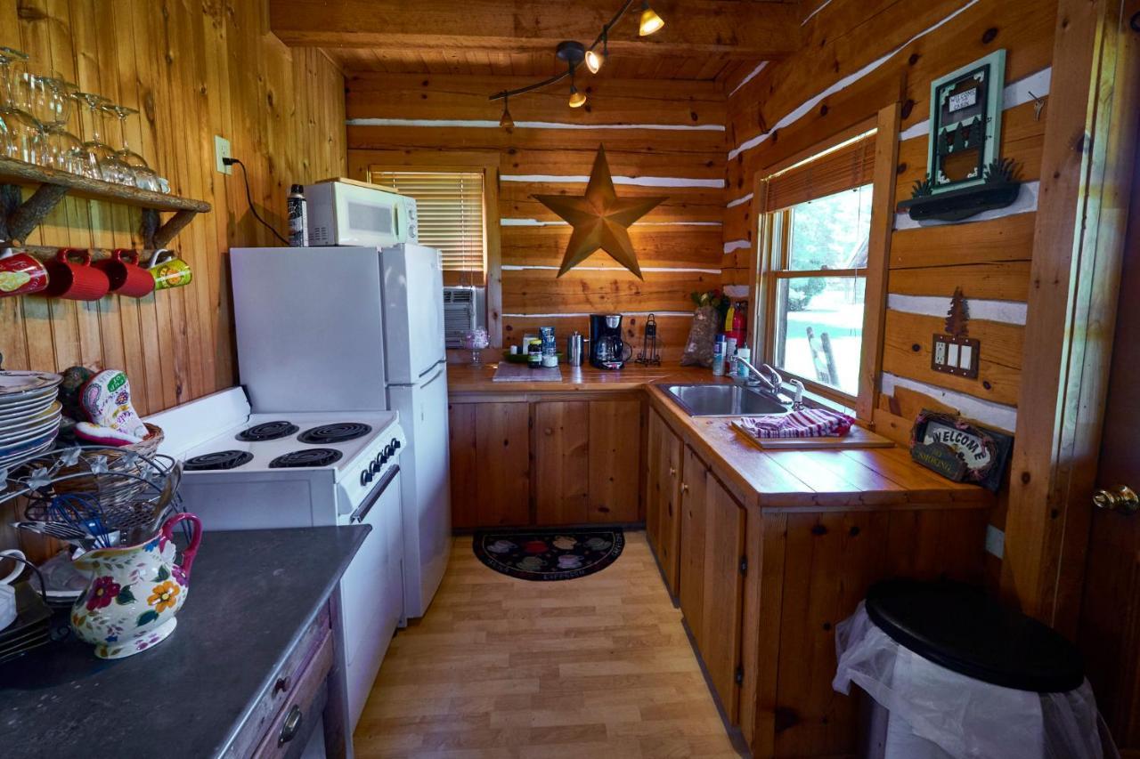 Creekwalk Inn Bed And Breakfast With Cabins Cosby Exterior foto
