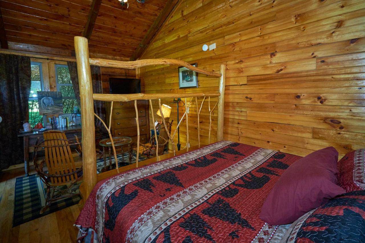 Creekwalk Inn Bed And Breakfast With Cabins Cosby Exterior foto