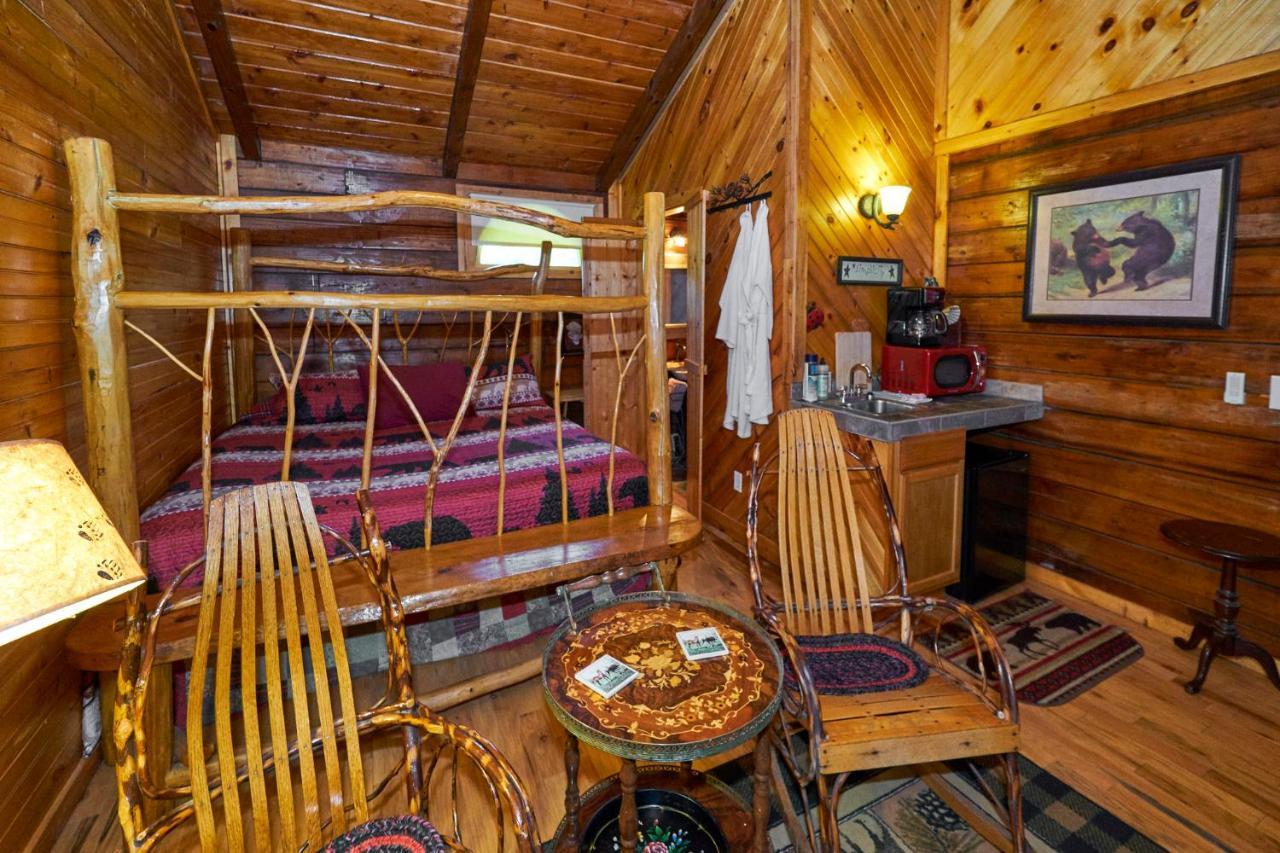 Creekwalk Inn Bed And Breakfast With Cabins Cosby Exterior foto