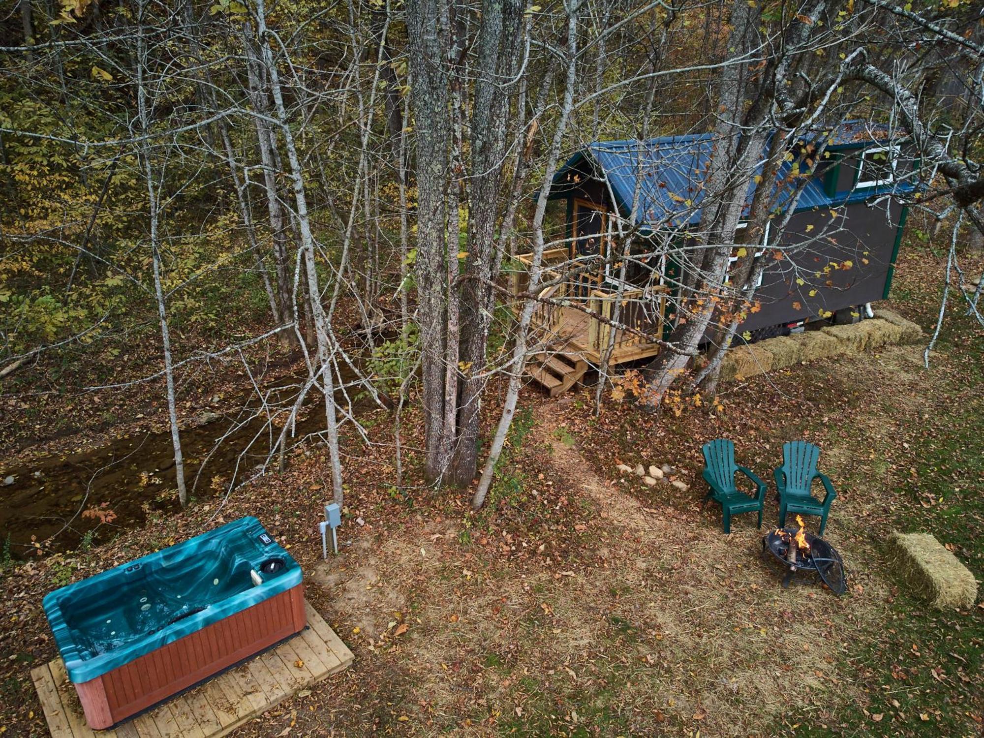 Creekwalk Inn Bed And Breakfast With Cabins Cosby Exterior foto