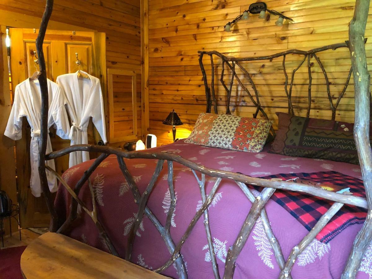 Creekwalk Inn Bed And Breakfast With Cabins Cosby Exterior foto